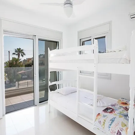 Βίλα Beautiful 5 Star Holiday In A Prime Location In Protaras, Book Early To Secure Your Dates, 1230