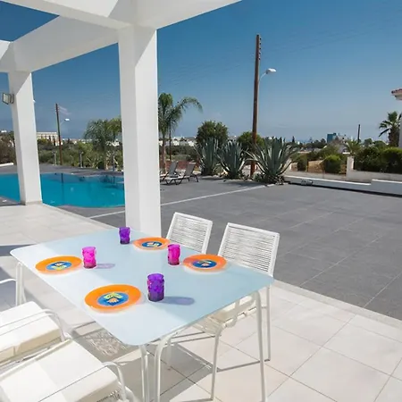 Βίλα Beautiful 5 Star Holiday In A Prime Location In Protaras, Book Early To Secure Your Dates, 1230