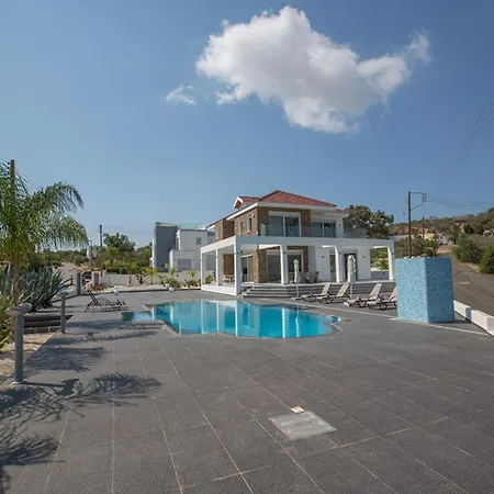 Beautiful 5 Star Holiday In A Prime Location In Protaras, Book Early To Secure Your Dates, 1230 Βίλα *
