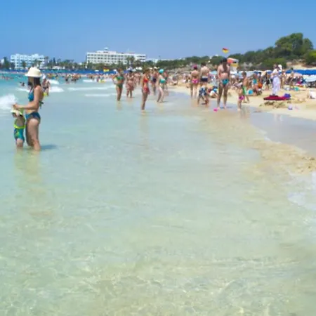 Beautiful 5 Star Holiday In A Prime Location In Protaras, Book Early To Secure Your Dates, 1230 Βίλα *