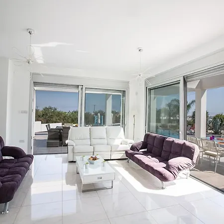 Villa Beautiful 5 Star Holiday In A Prime Location In Protaras, Book Early To Secure Your Dates, 1230 Protaras